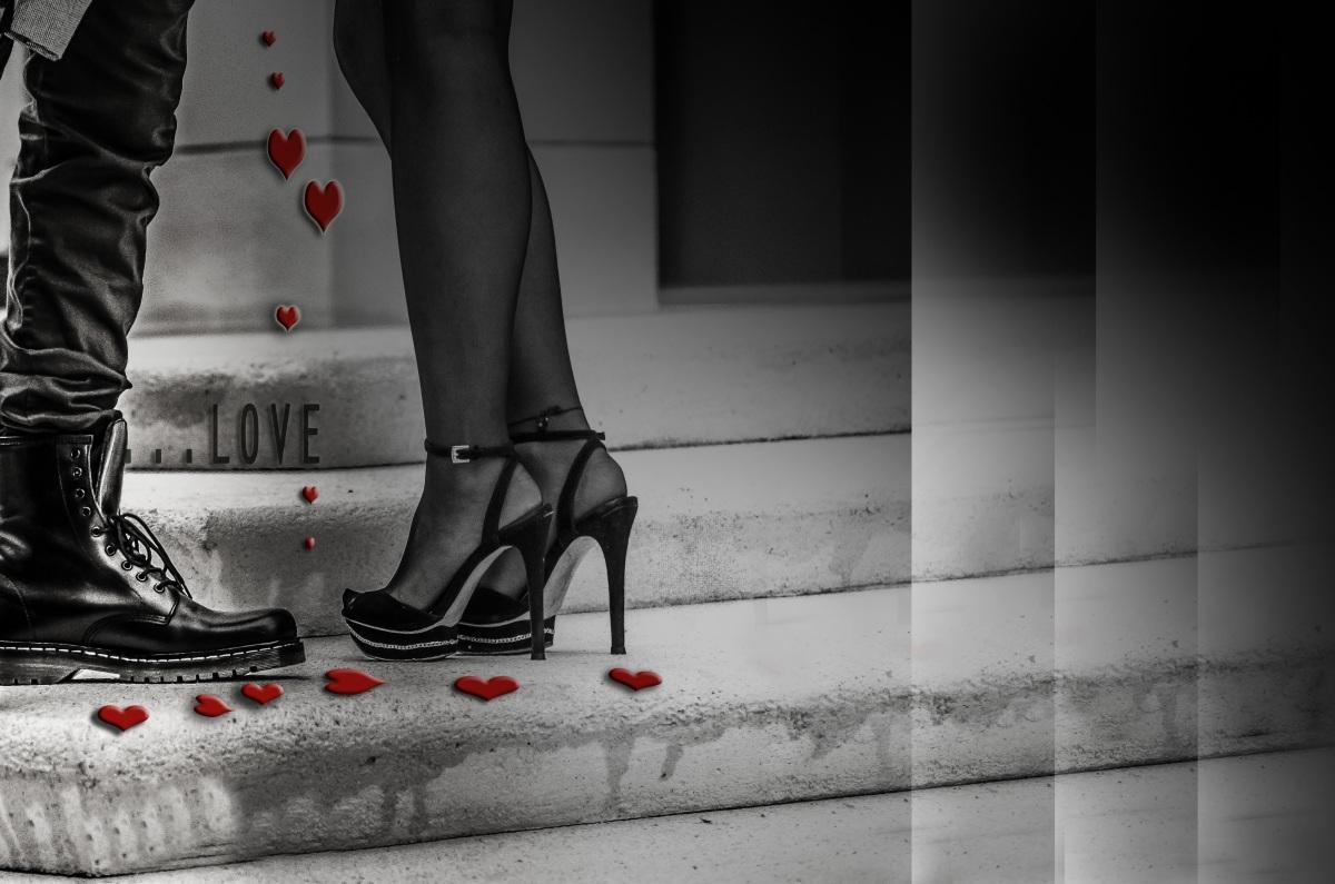 粉红色的高跟鞋高清图片下载-正版图片321857-