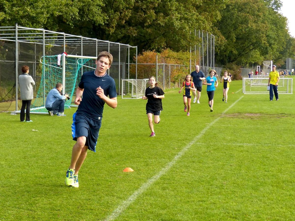 足球运动设计图片